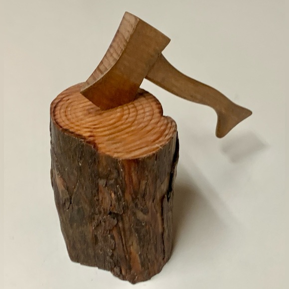 1940s Antique Hand Crafted Prisoner Made Axe Splitting Log Wooden Figurine - Picture 15 of 16